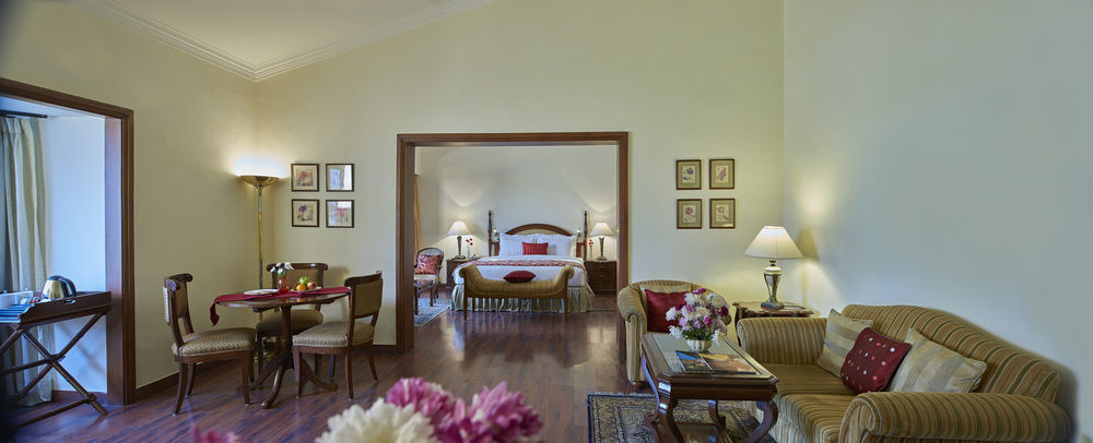 Hotel Club Mahindra White Meadows à Manāli Extérieur photo