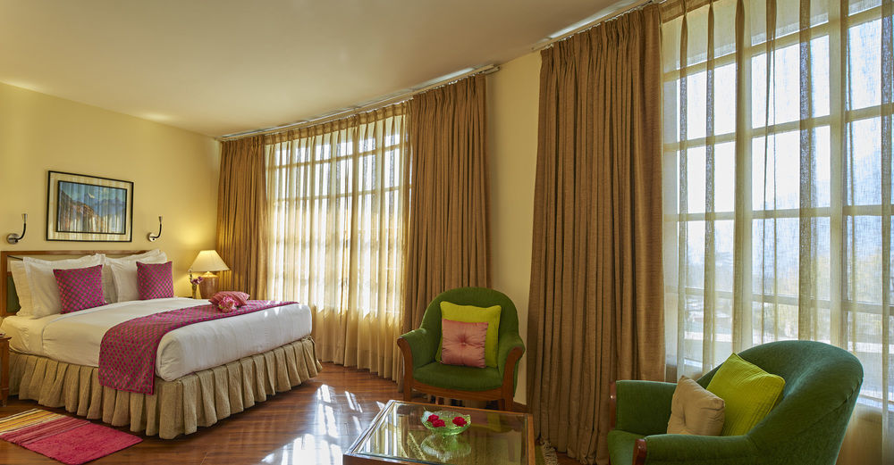 Hotel Club Mahindra White Meadows à Manāli Extérieur photo